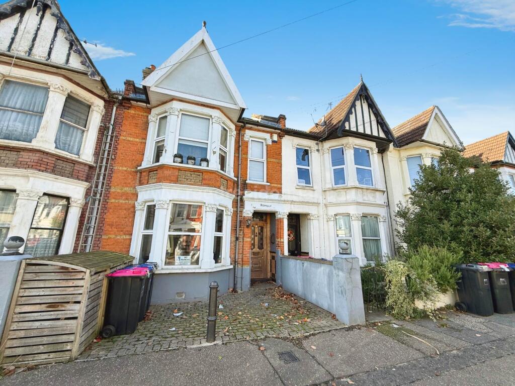 House in Southend-on-Sea - View 2