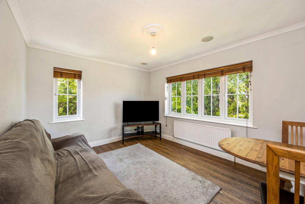 Semley Road, Hassocks, BN6 8PE photo 3