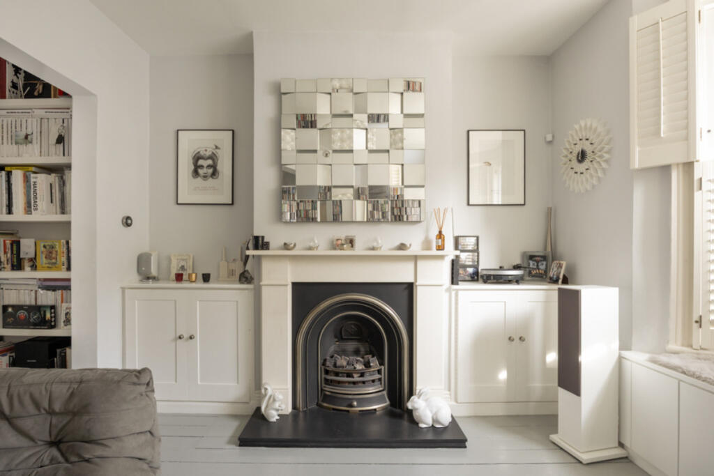 Ingelow Road, London, SW8 3 photo 3