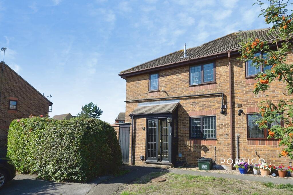 Main image of property: Cumberland Close, IG6