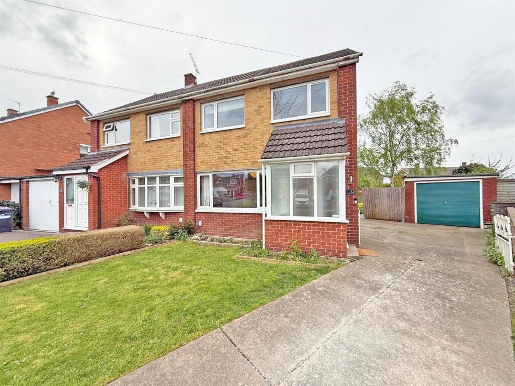 3-bed semi-detached on Faintree Avenue, Shrewsbury, £295,000