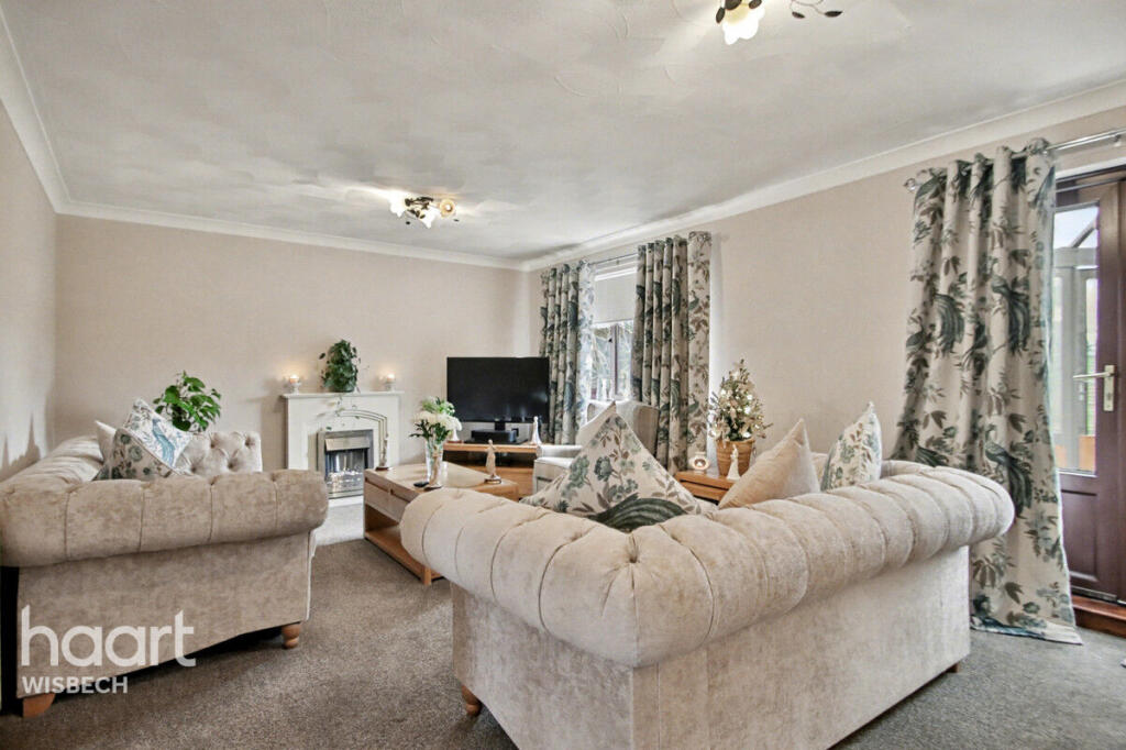 3-bed detached on Springfield Road, Walpole St Andrew, £297,500