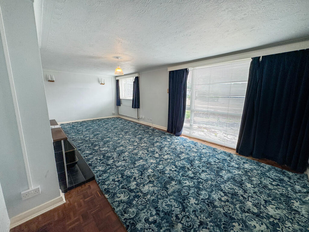House in Felinfoel, Swiss Valley, Llanelli Rural - More