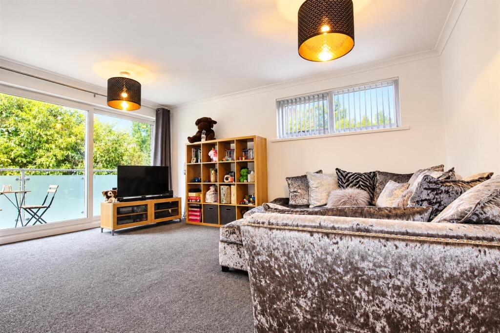 Brownhill Road, Chandler's Ford, Eastleigh photo 3