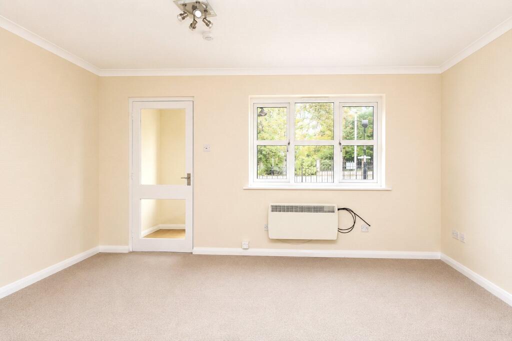 Apartment in Guildford - View 5