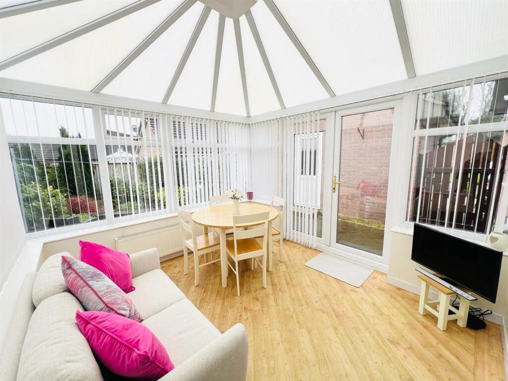 Oakleigh Rise, Northwich, CW8 photo 4