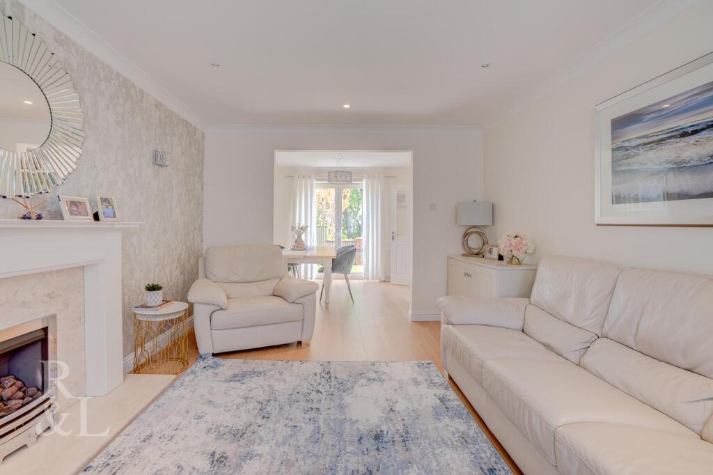 House in Gedling, Nottinghamshire - View 5