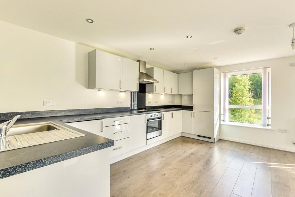 Apartment in Dartford, Castle Hill, Ebbsfleet Valley - More