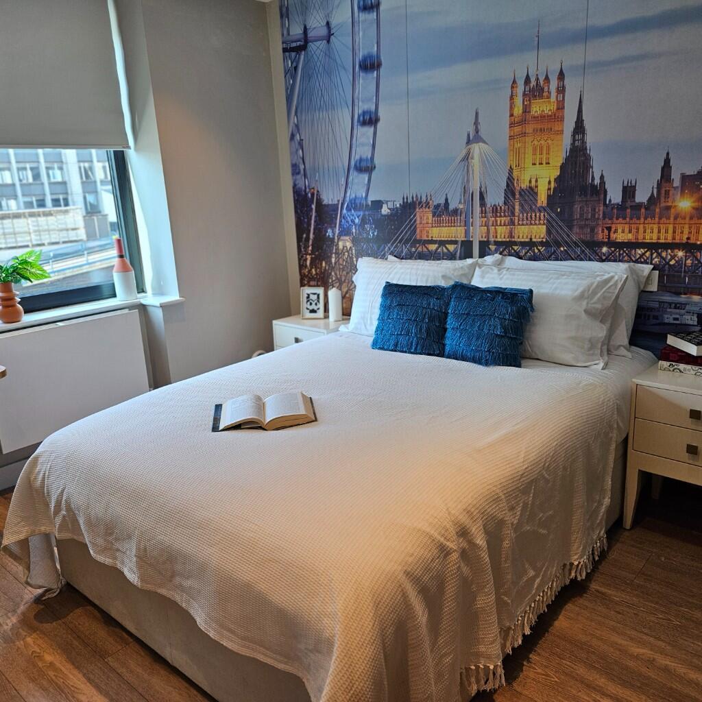 Main image of property: Wellesley Road, Croydon, London, CR0