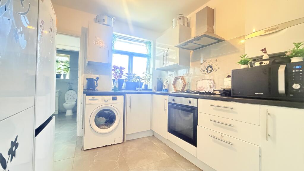 Apartment in London - View 5