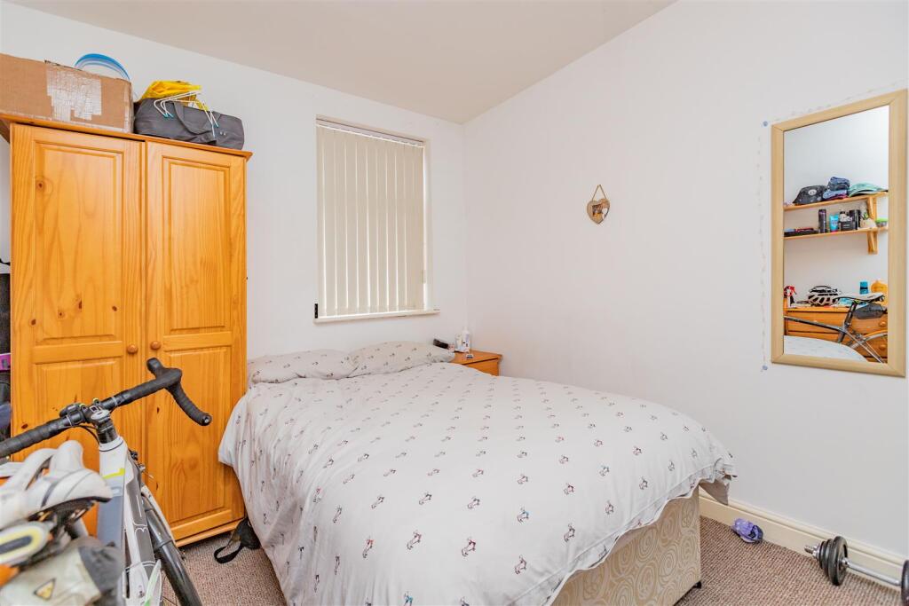 6 bedroom house for rent