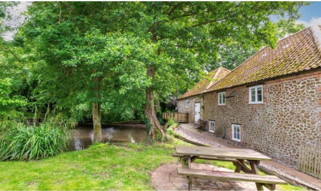 Snettisham Water Mill, Mill Gardens, Snettisham, Norfolk PE31 7FH photo 3
