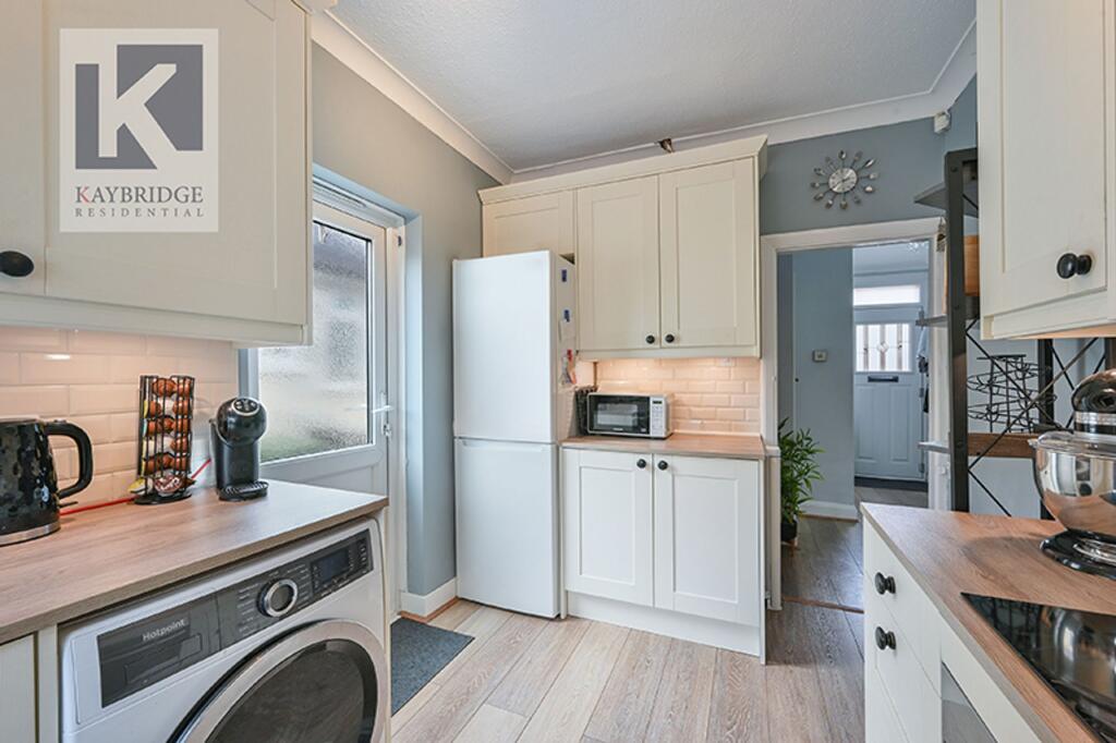 House in Kingston upon Thames - More