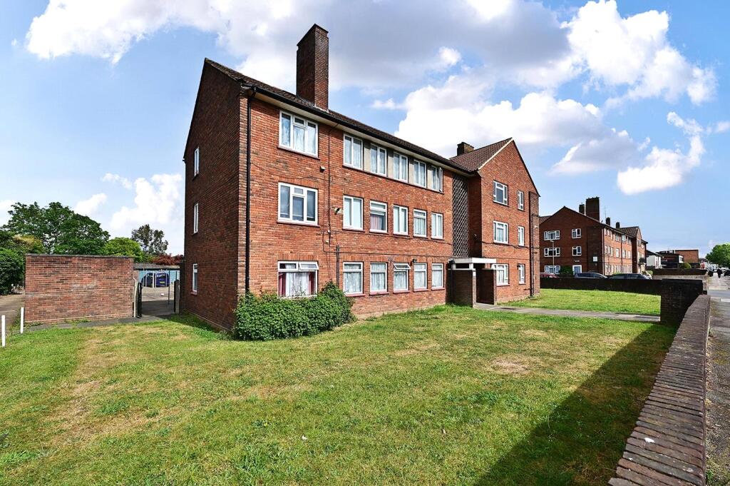 Convent Road, Ashford, Surrey, TW15 photo 3