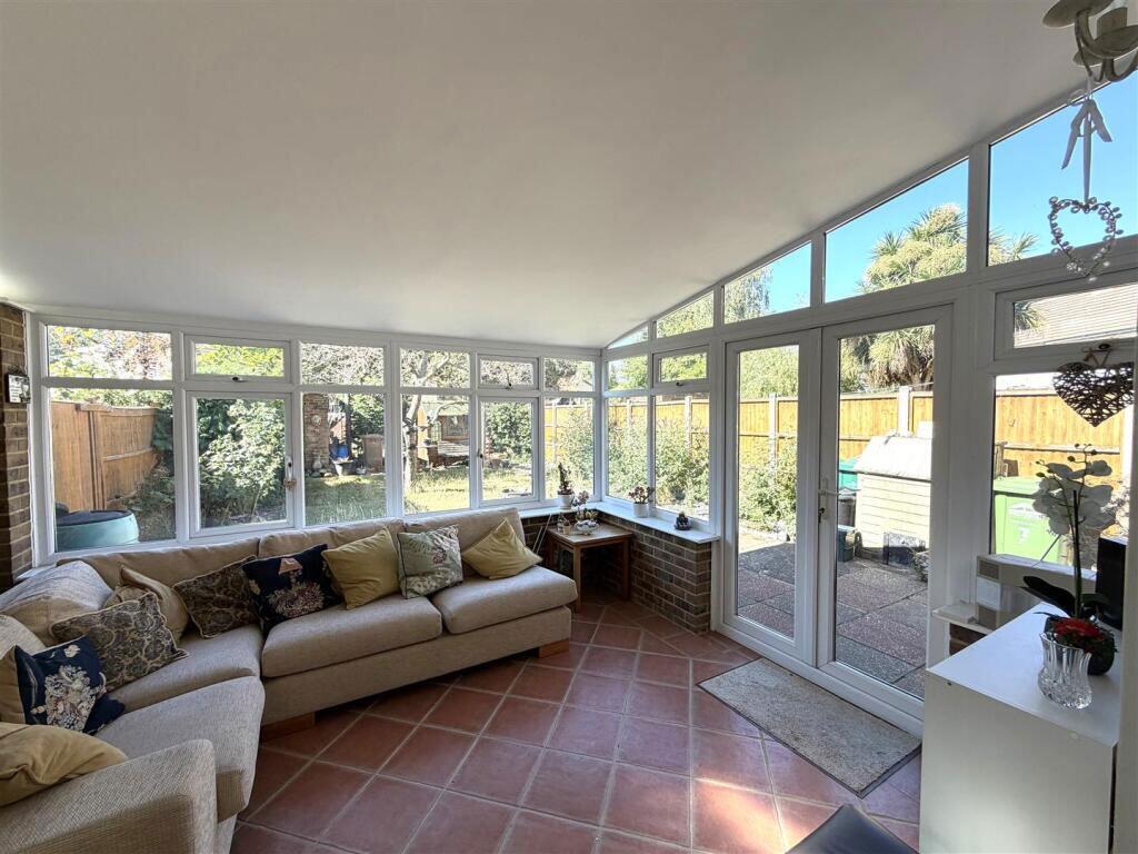 House in Twickenham - More