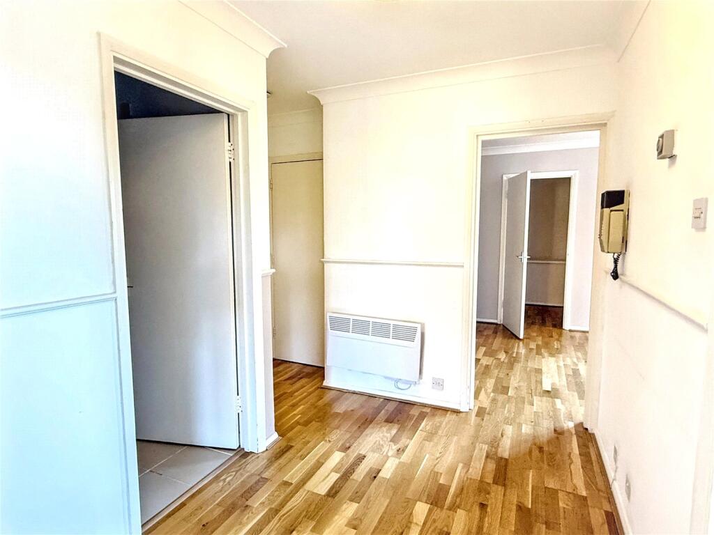 Apartment in Enfield - More