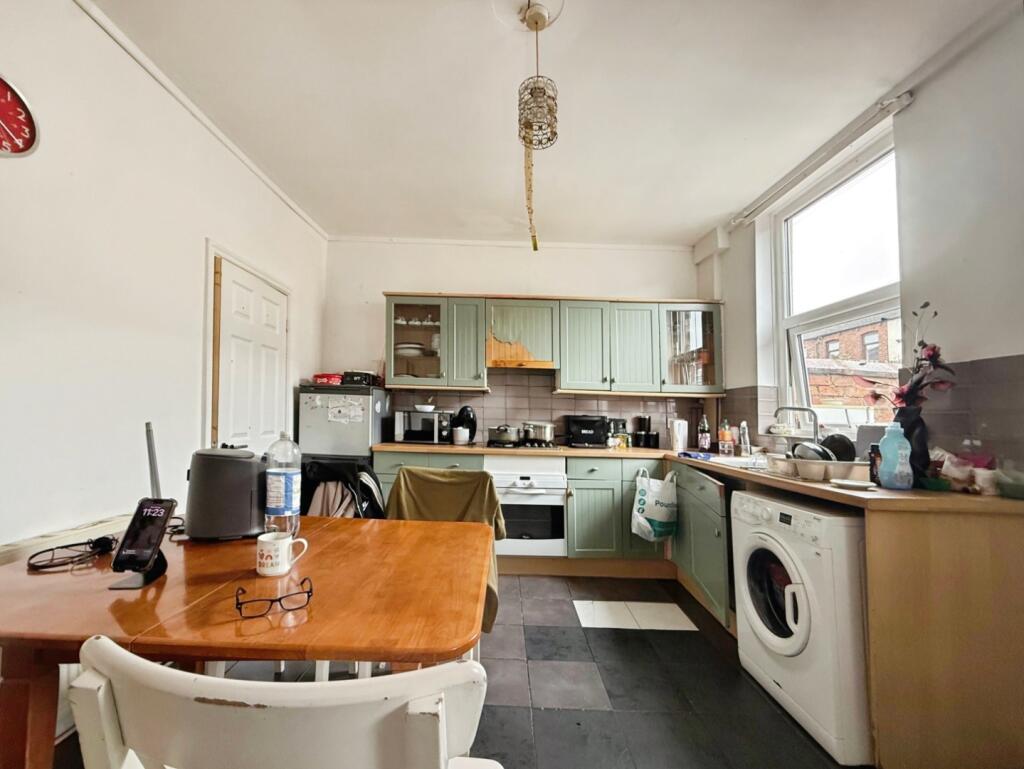 House in Leigh, Westleigh - More