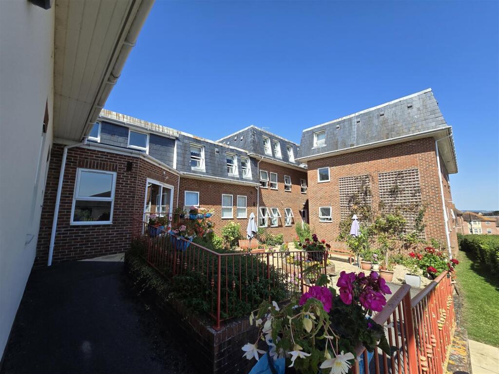 Apartment in Sturminster Newton - More