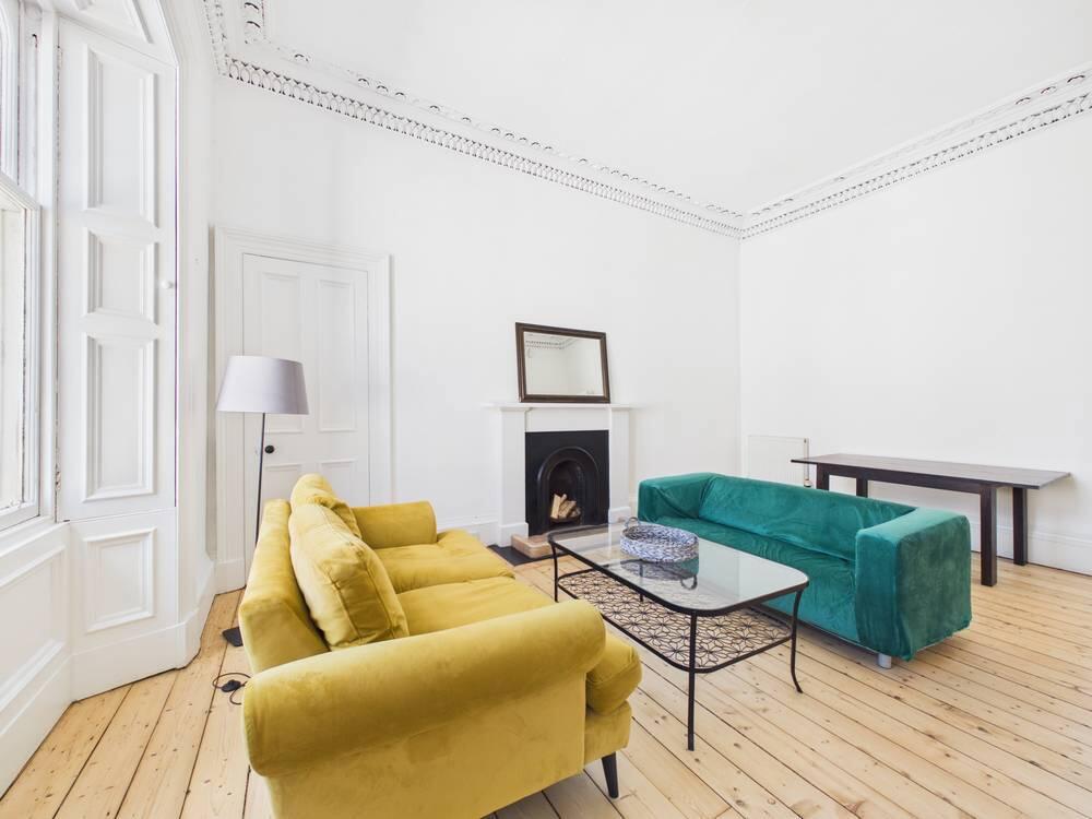 Apartment in Edinburgh, Tollcross - More