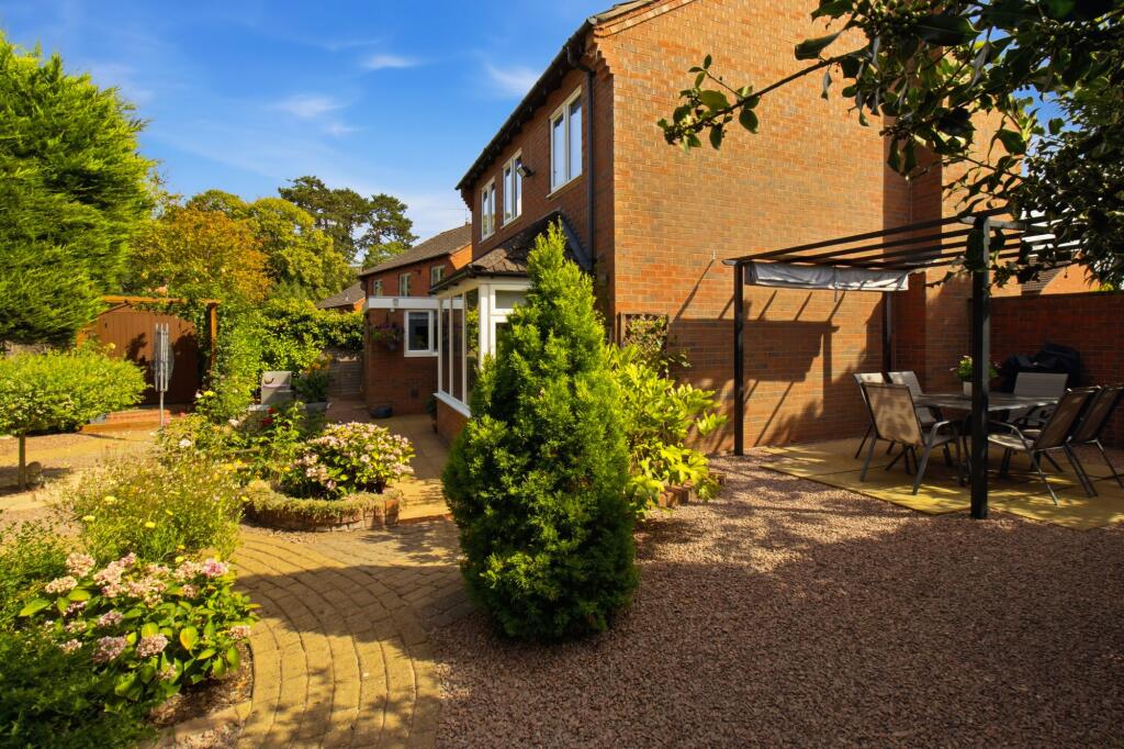 House in Worcester - View 4