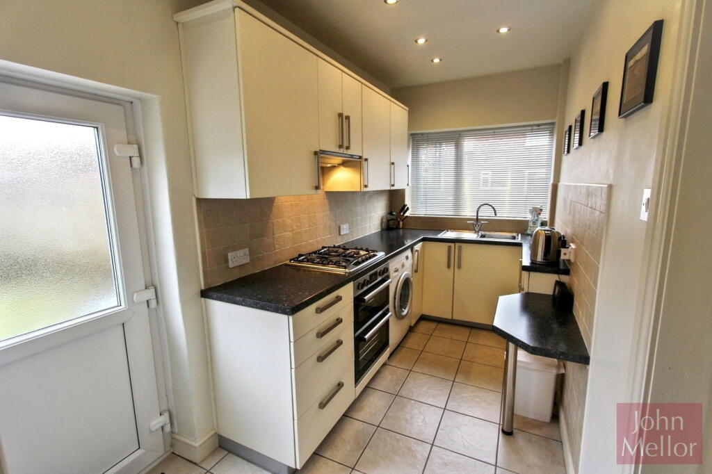 Marton Grove, Heaton Chapel SK4 5JQ photo 4