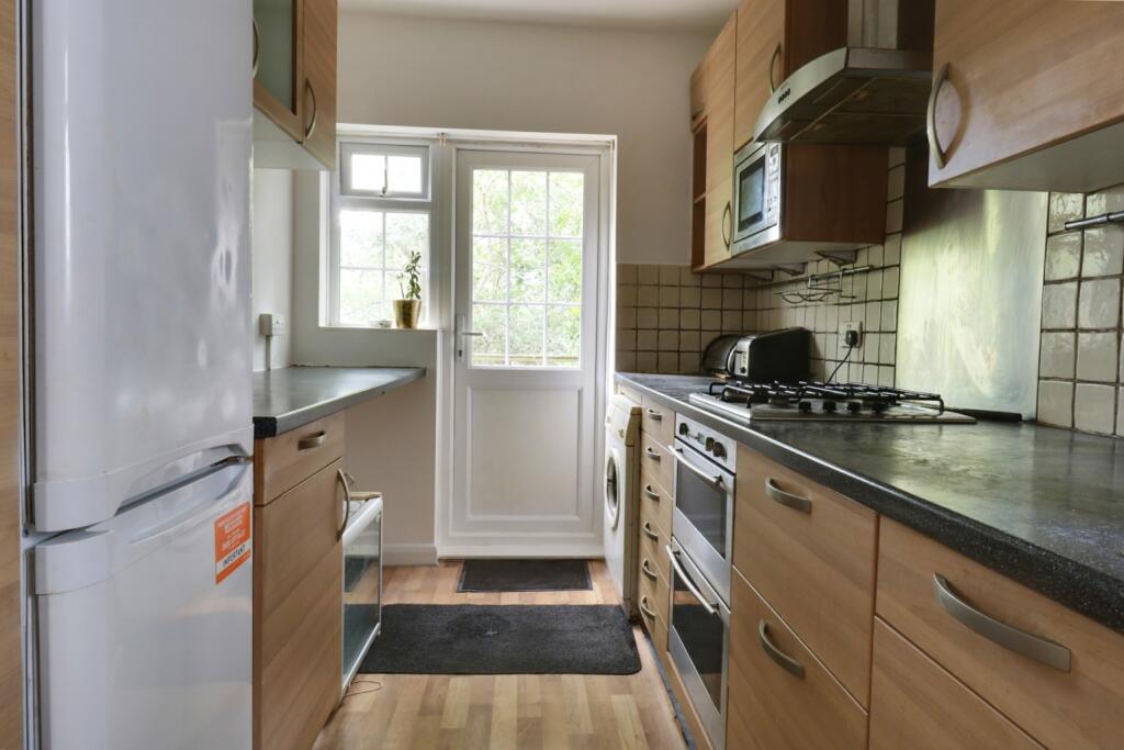 Ethelbert Close, Bromley photo 4