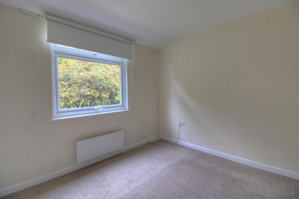 Hartsbourne Road, Reading, RG6 - View 5