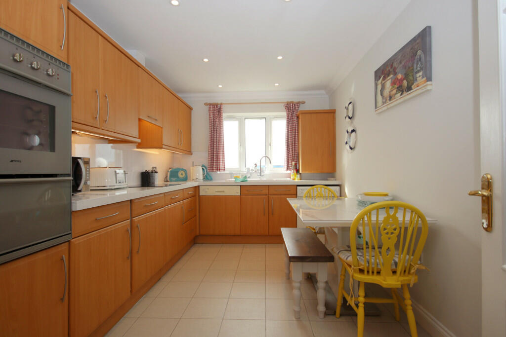 Apartment in Southampton - View 4