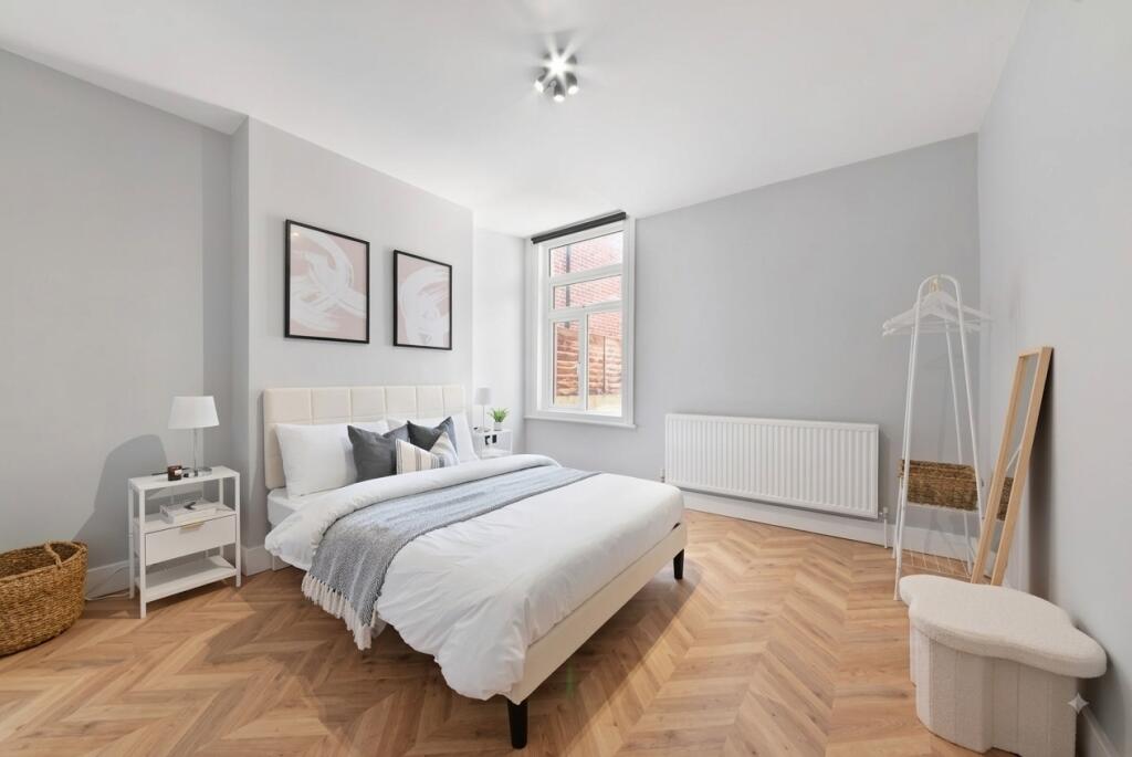 Apartment in London - More