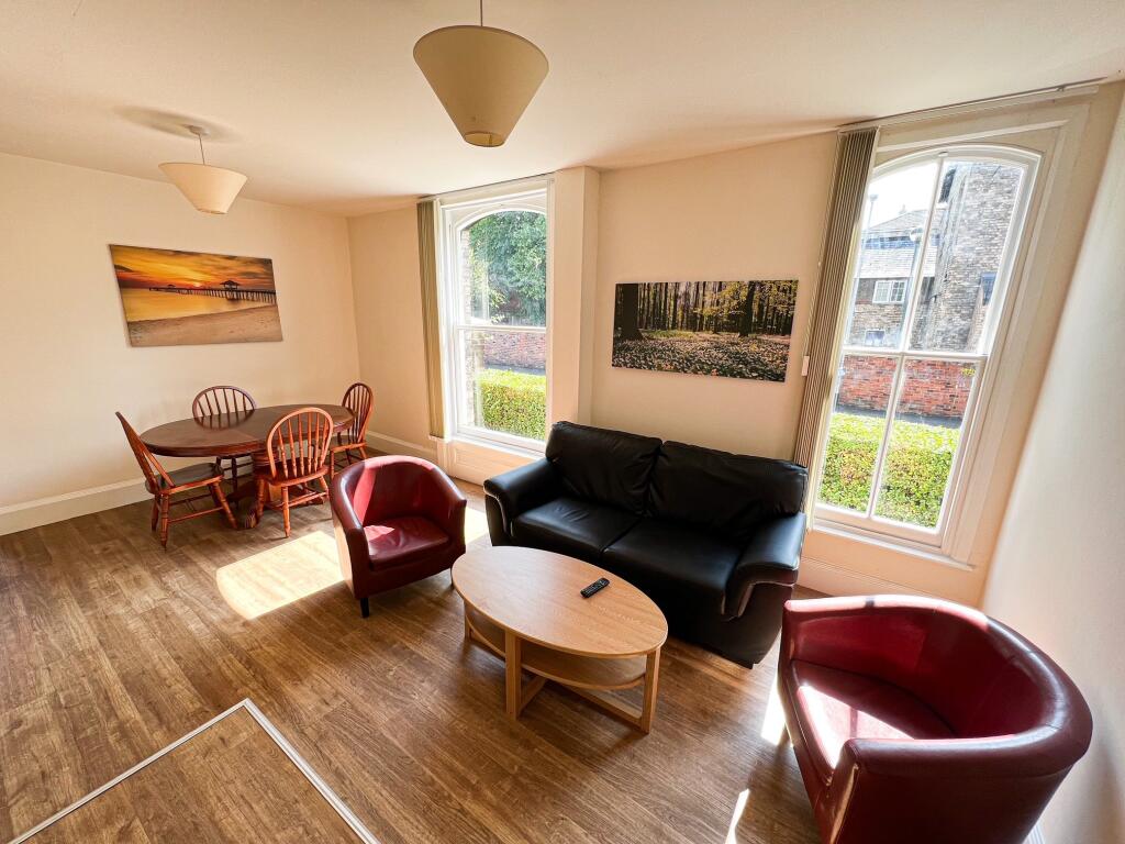 Apartment in Hull - View 3