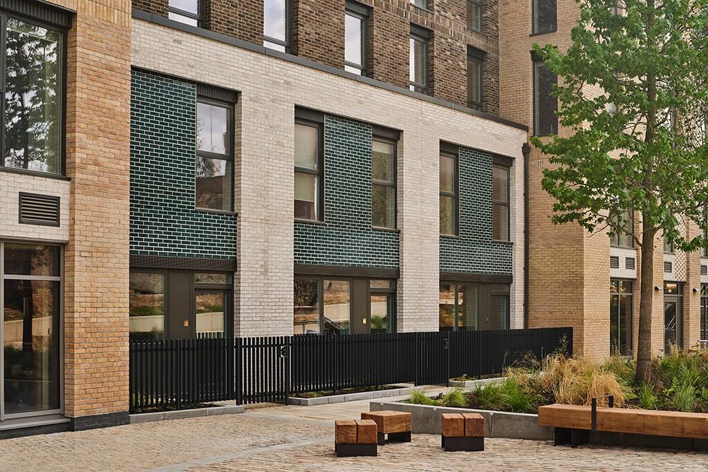 Main image of property: Bargate Walk, Southampton, Hampshire, SO14