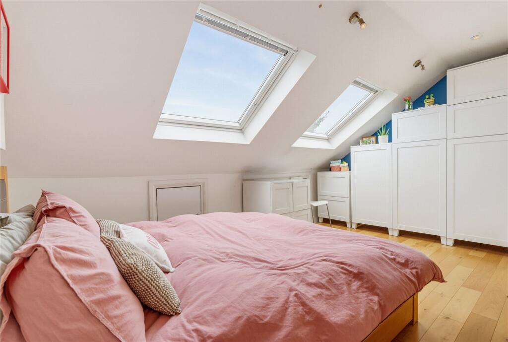 Apartment in London - More
