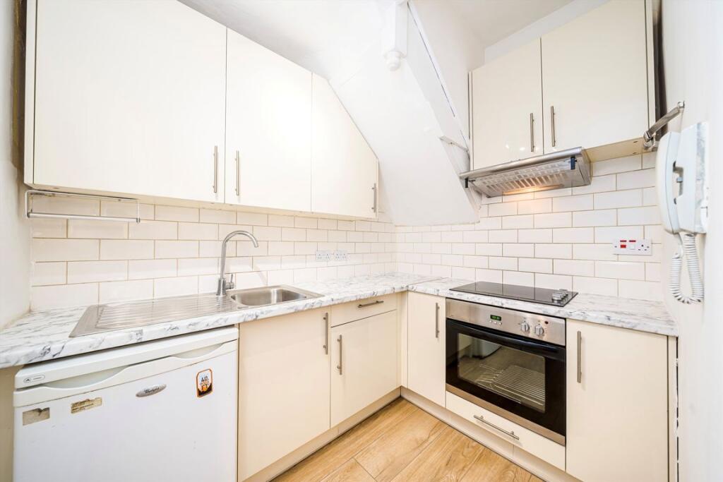 Apartment in London - View 3