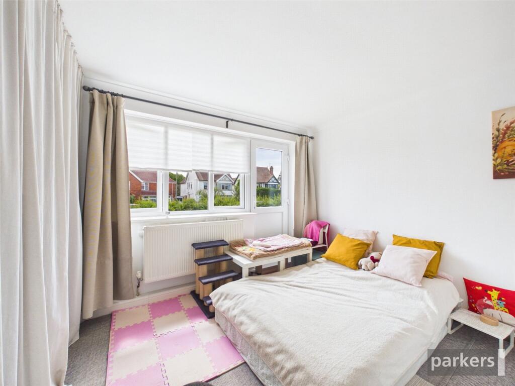Langdale Gardens, Earley, Reading, Berkshire, RG6 - View 5