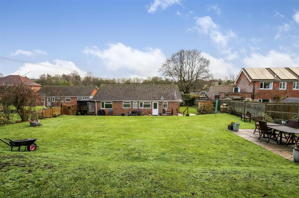 New Bungalows, Old Alresford, Alresford photo 4