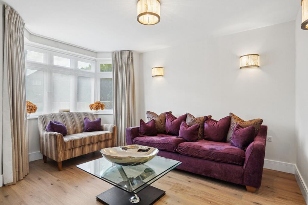House in Slough, Wexham - More