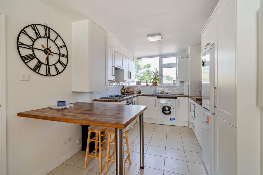 Apartment in Watford - View 4