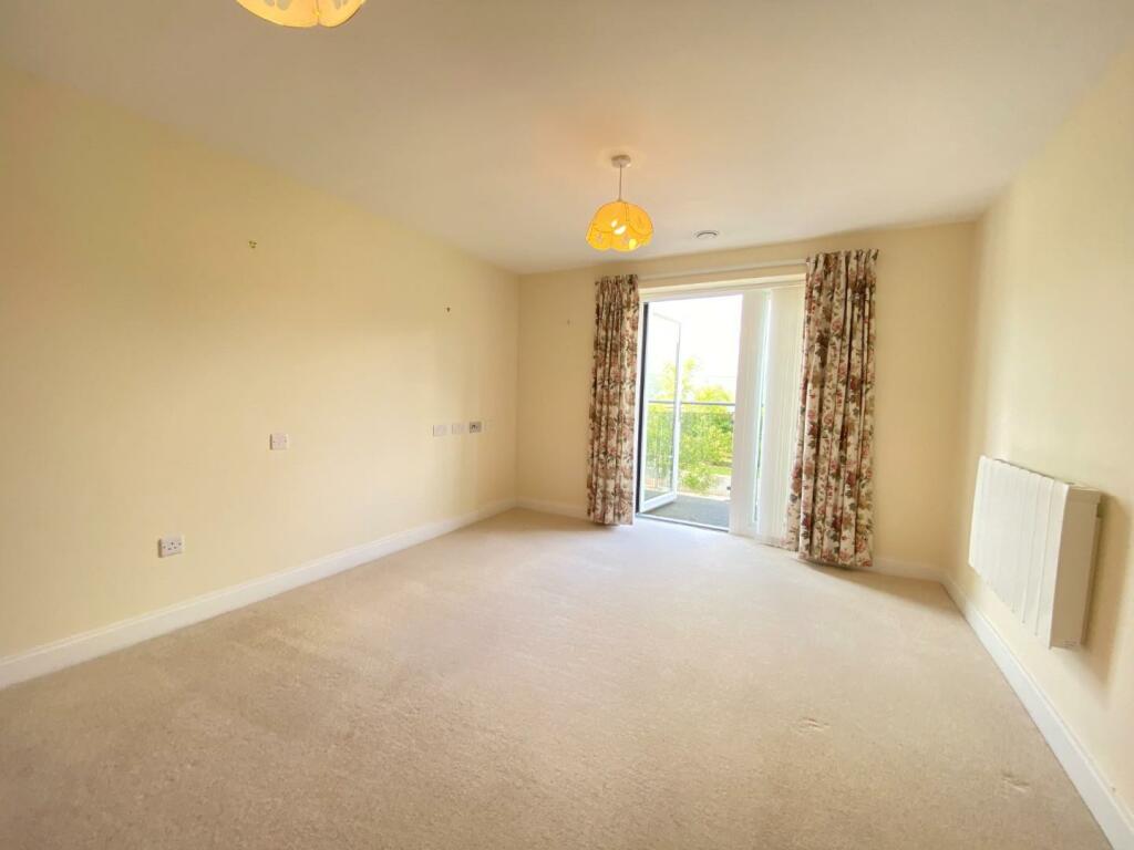Springfield Close, Stratford-upon-Avon photo 2