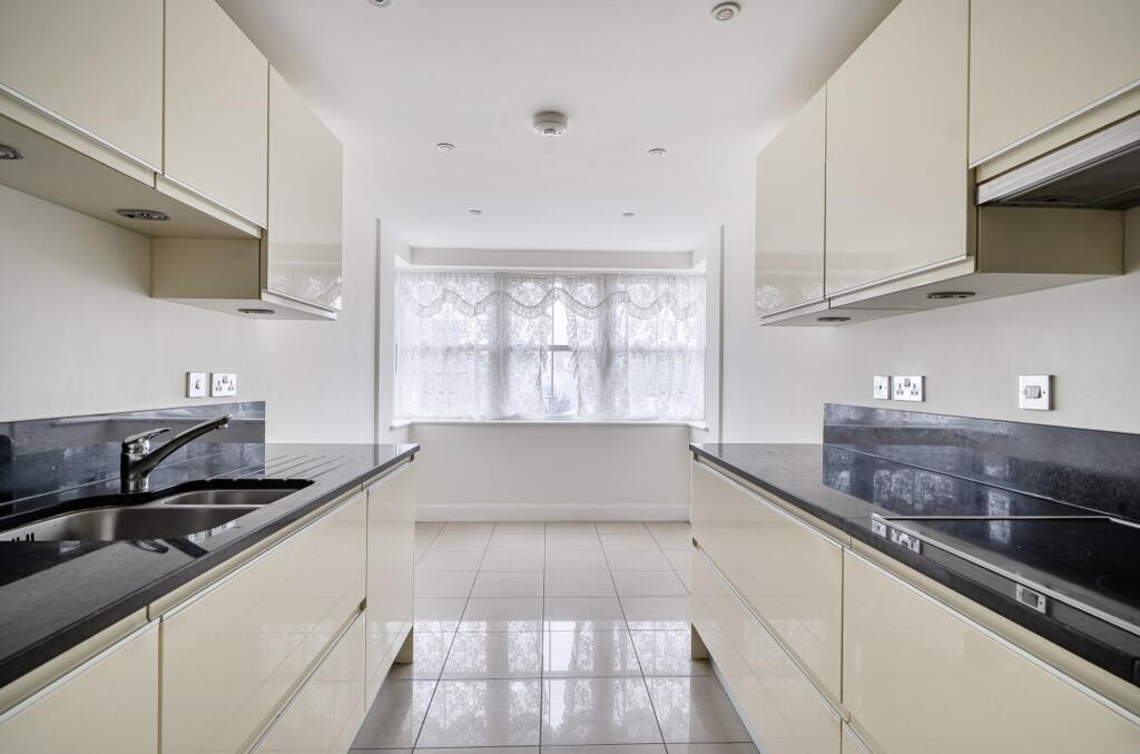 Apartment in Portsmouth - More