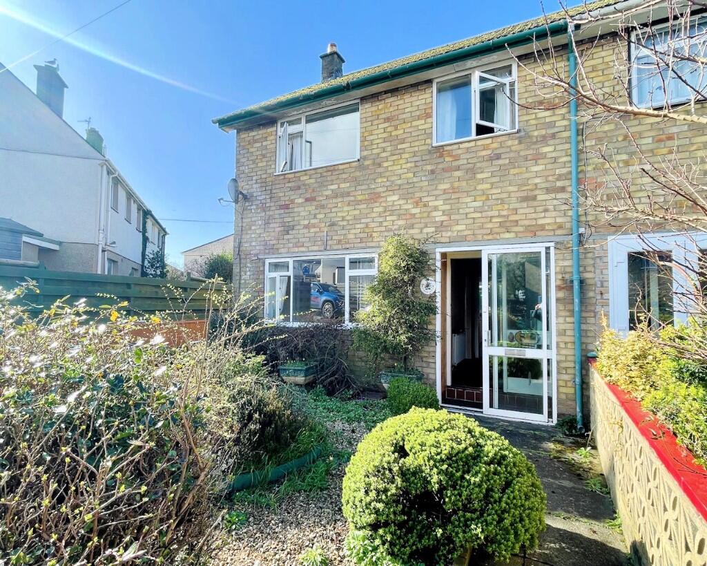 Main image of property: 8 Ffordd Alban, Tywyn, Gwynedd, LL36 9EA