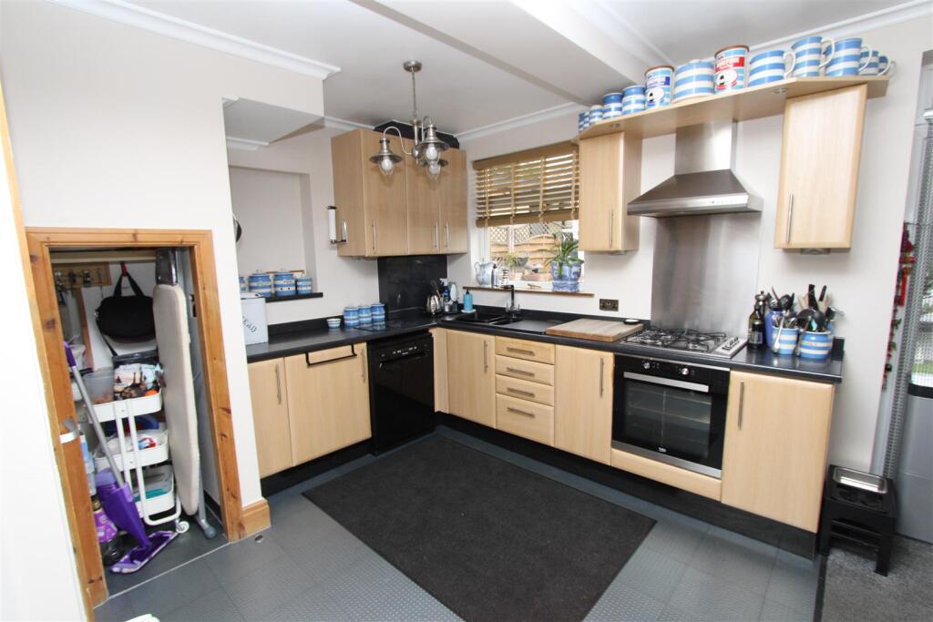 House in Bradford - View 3