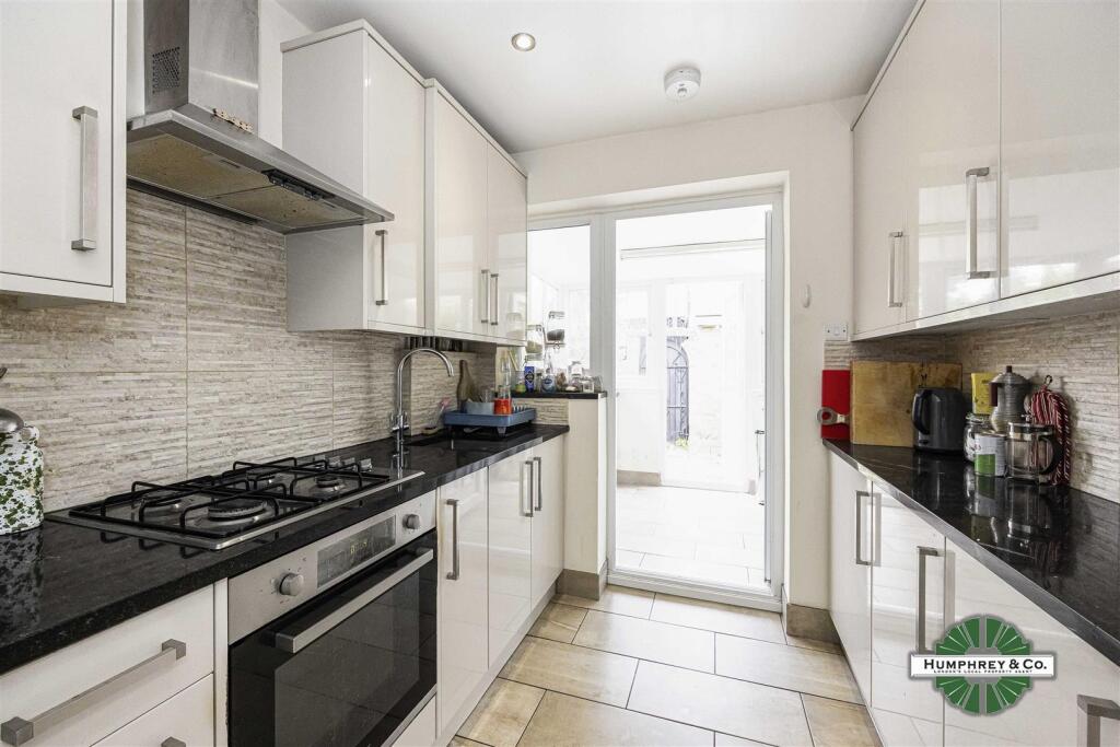 House in London, Lower Clapton, Clapton - View 4