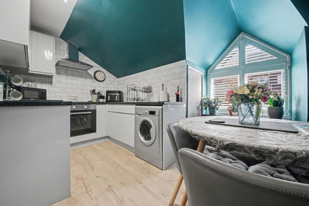 71 South East Road, Sholing, SO19 photo 2