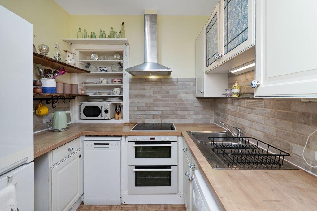 3/1 Piersfield Grove, Piersfield, Edinburgh, EH8 7BT - View 5