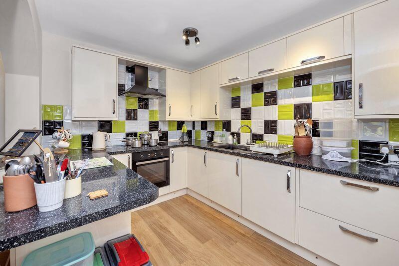 Apartment in Ipswich - More