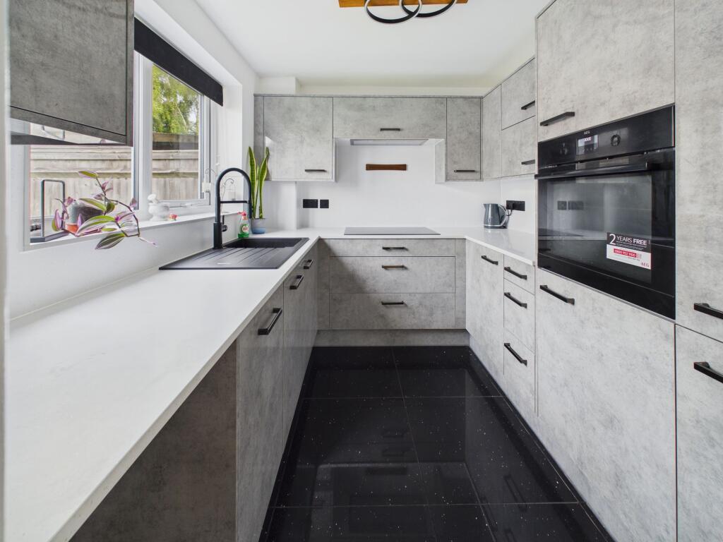 Heron Ridge, Polegate, BN26 photo 2