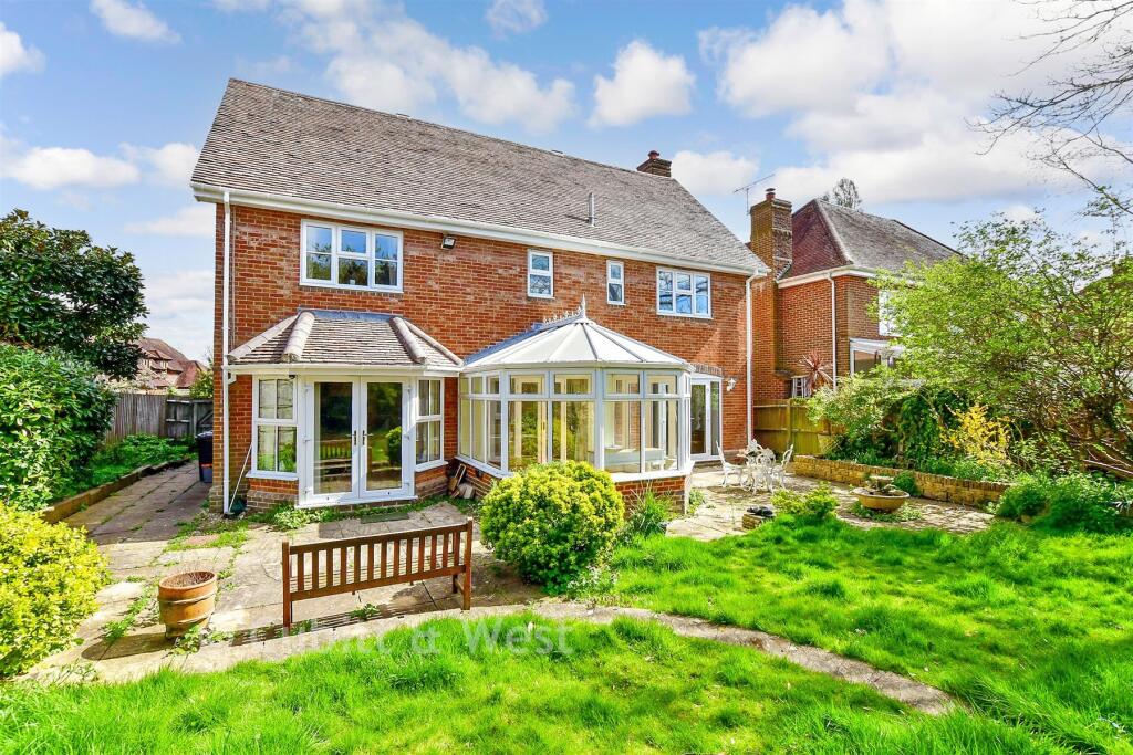 House in Portsmouth - More