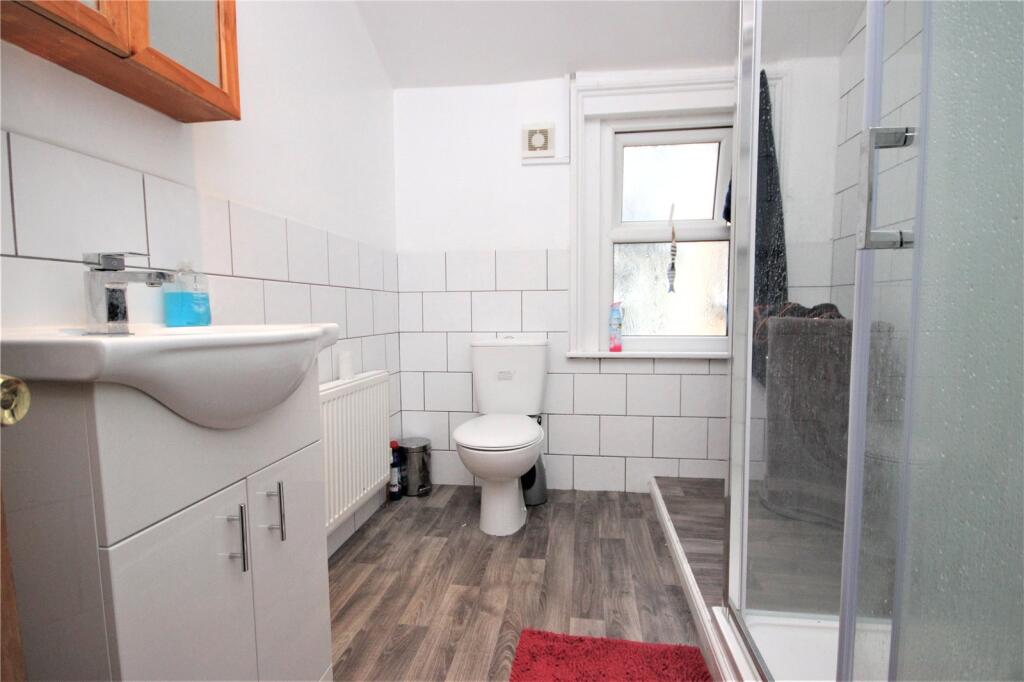 6 bedroom terraced house for rent
