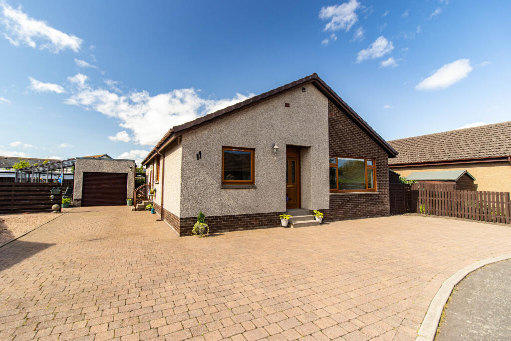 5-bed detached on Wishart Gardens, Montrose, DD10, £290,000