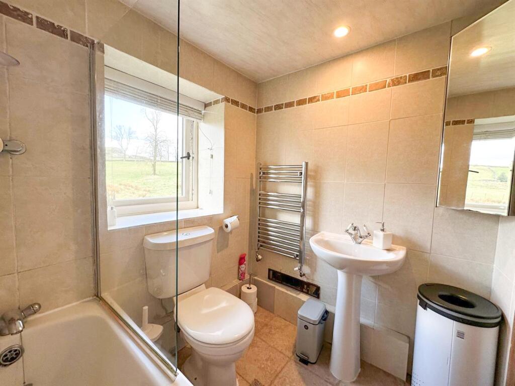 Additional image 17 of Gill Lane, Cowling